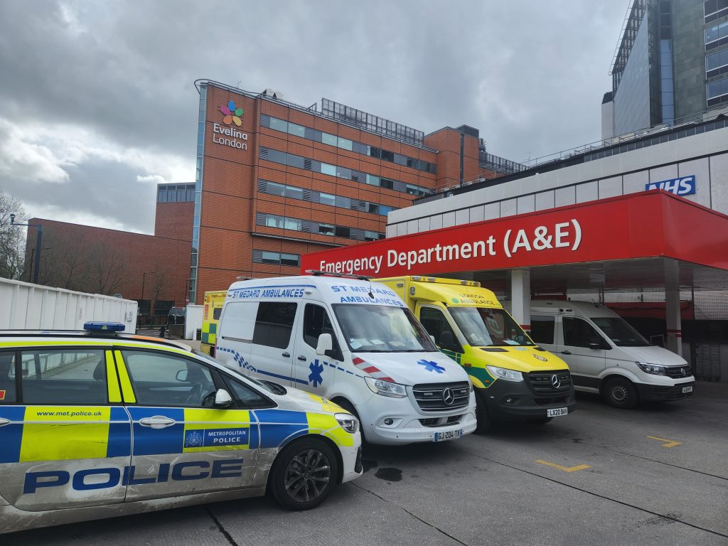 Ce mois-ci, Saint Médard Ambulances a traversé la Manche pour rejoindre les côtes anglaises dans le cadre d'un Rapatriement Sanitaire.